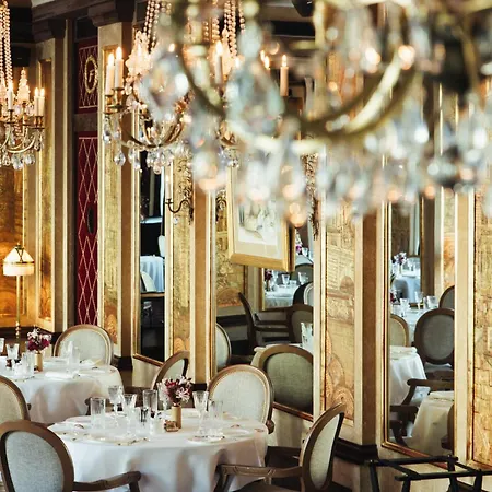 호텔 Fouquet's 5*