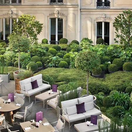 Barriere Fouquet's Hotel Paris