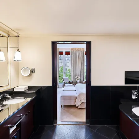 ホテル Barriere Fouquet's パリ