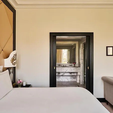 Fouquet's Hotel 5*