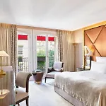 호텔 Fouquet's 5*