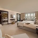 호텔 Fouquet's 5*