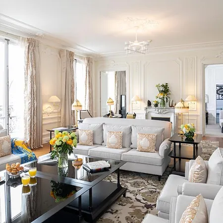 Barriere Fouquet's Hotel