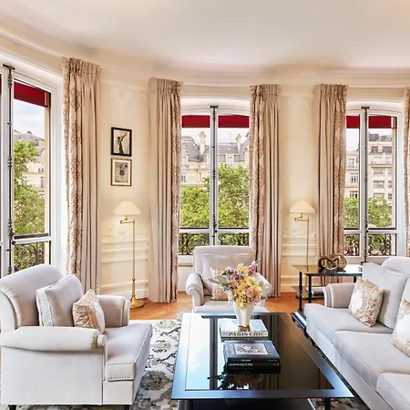 Barriere Fouquet's Hotel