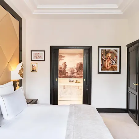 Barriere Fouquet's Hotel