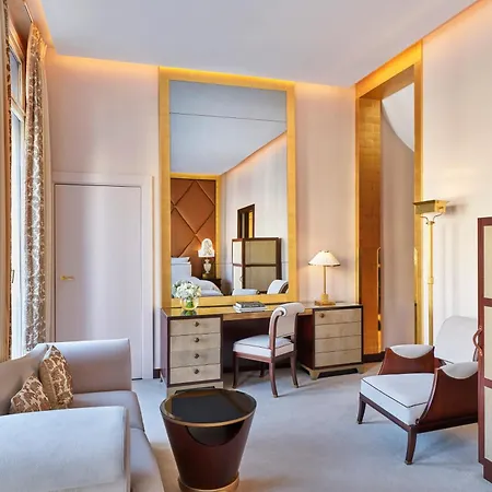 Hotel Barriere Fouquet's Paris