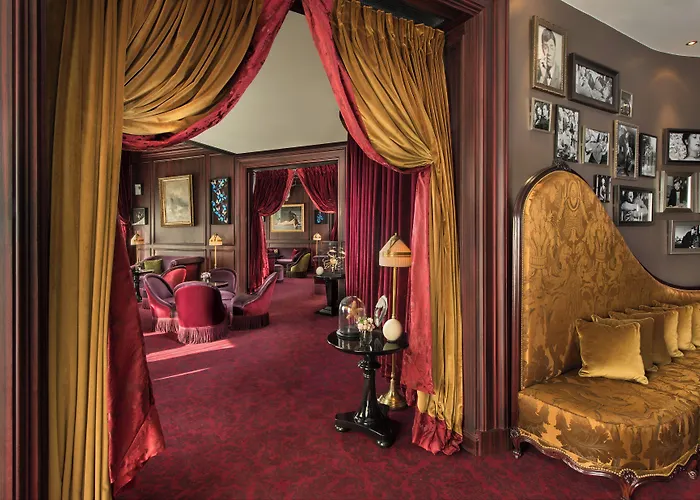 Hotel Barrière Fouquet's Paris