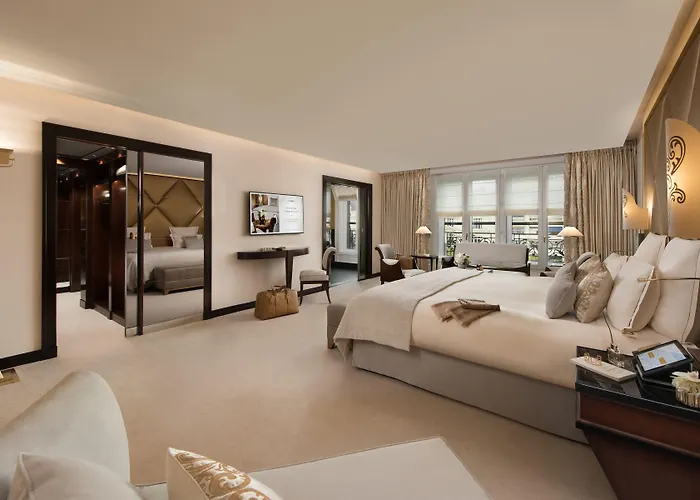 Hotel Barrière Fouquet's 5*